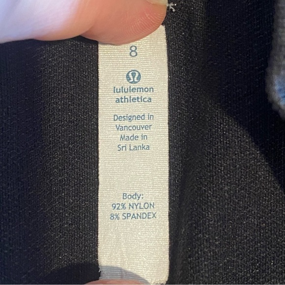 Lululemon Women's Size 8 Black Seamlessly Street Crop Leggings Pant Compression - Picture 4 of 6